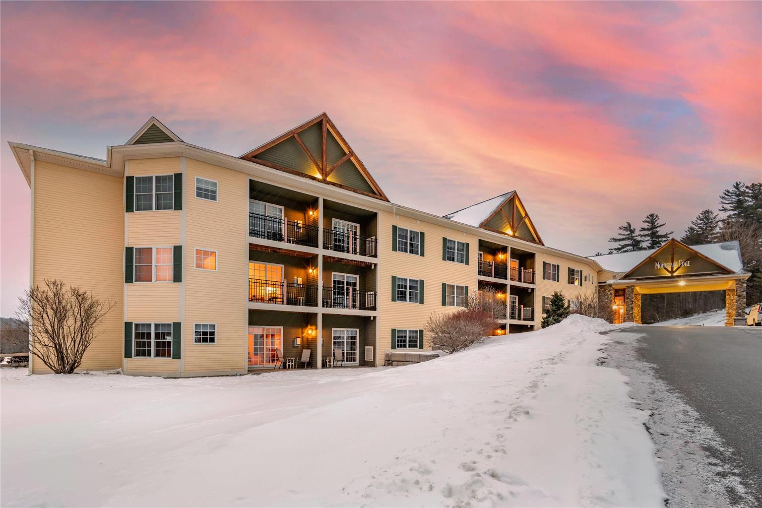 Mountain Edge Suites at Sunapee an Ascend Collection Hotel — hotel in Newbury