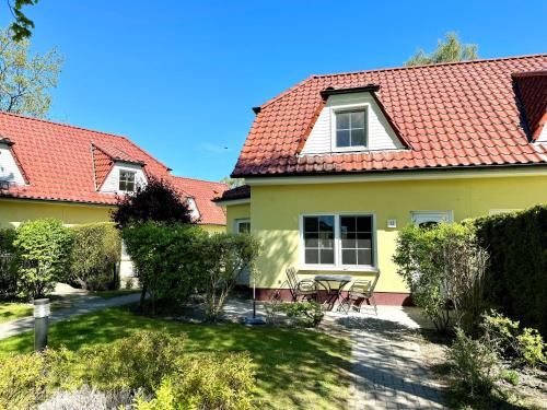 Haus Ostseewelle — 4-Star Luxury Hotel in Zingst, Germany