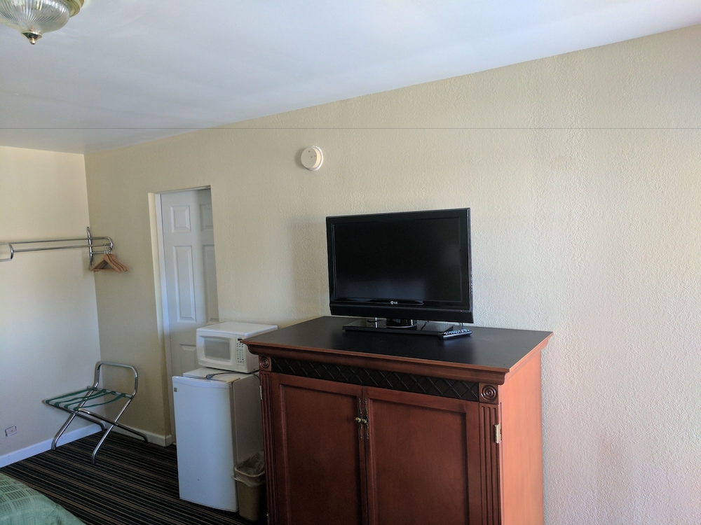 Benton Inn - photo 7