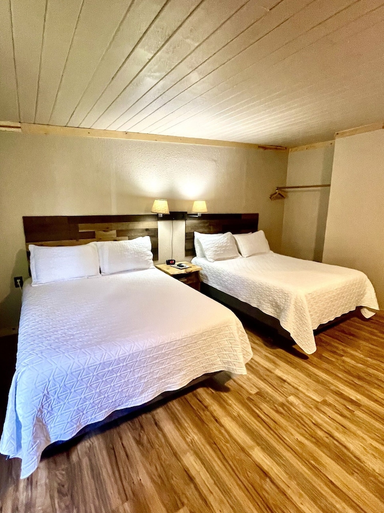 Carriage House Inn - photo 3