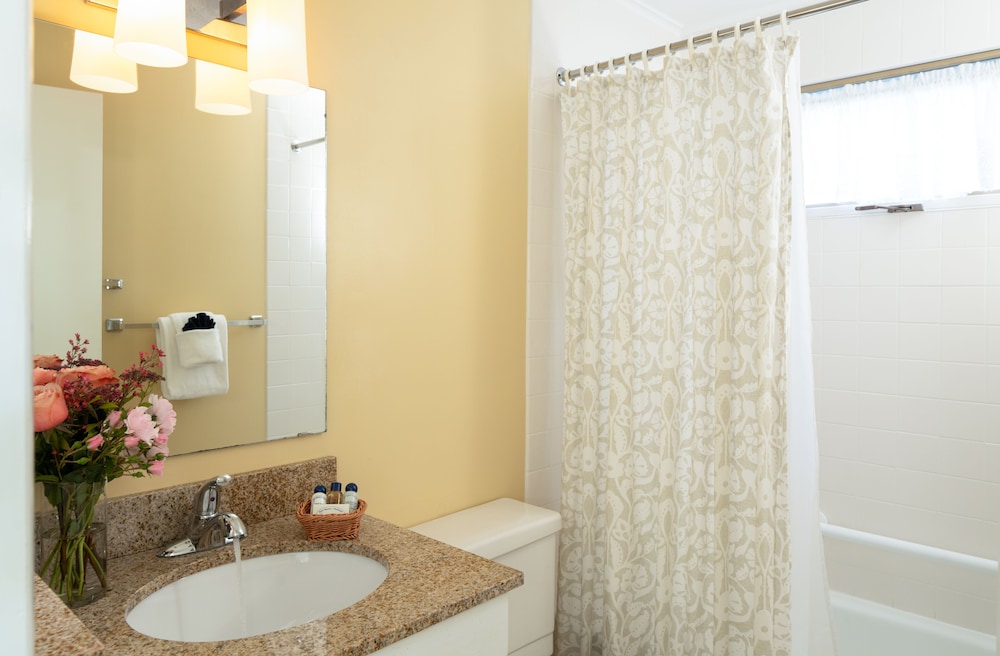 Dockside Guest Quarters & Restaurant - photo 88