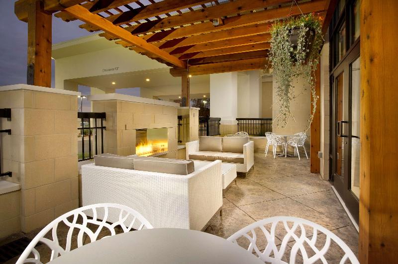 Hampton Inn and Suites 2014 Hamilton Place