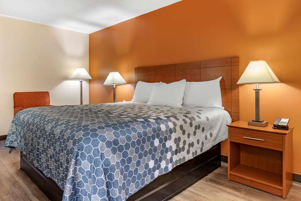 Econo Lodge Saint Stephen - photo 20