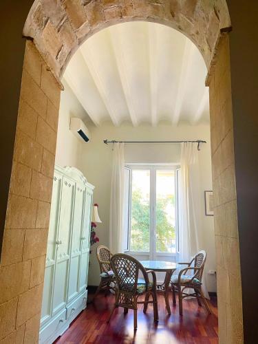Eva Recommends Porvenir Apartment — 4-Star Luxury Hotel in Jerez De La Frontera, Spain