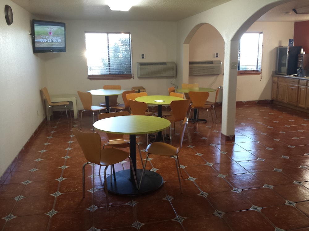 Super 8 by Wyndham Las Cruces White Sands Area - photo 30