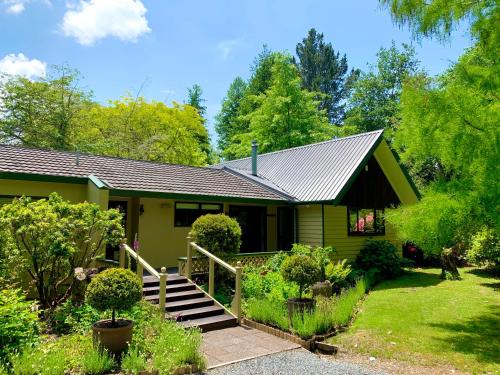 River Road Spa Lodge Broadlands Forest — 4-Star Luxury Hotel in Taupo, New Zealand