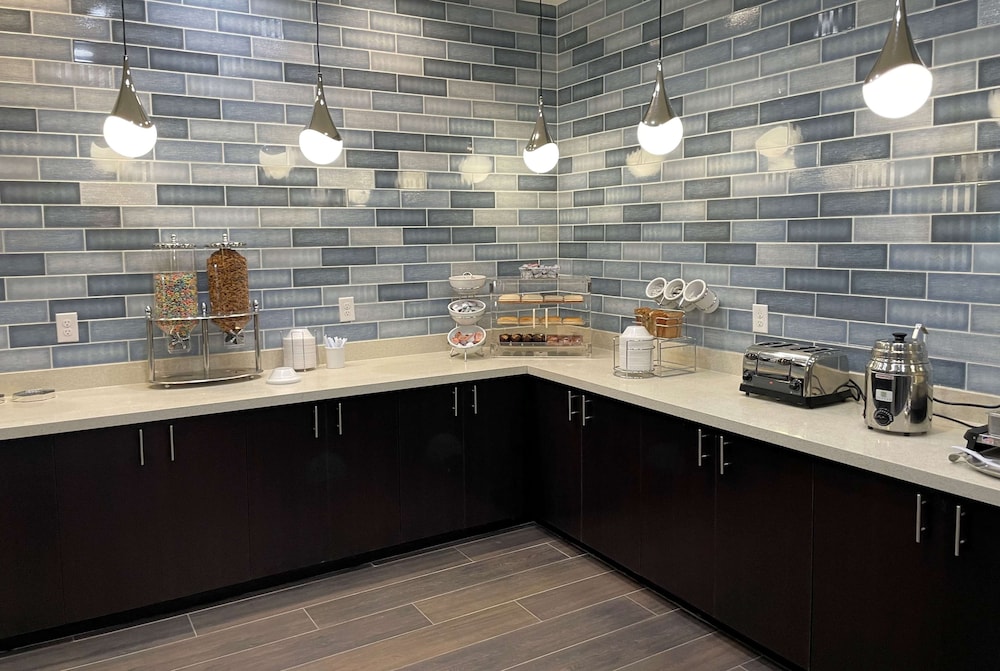 Hawthorn Extended Stay by Wyndham Sulphur - photo 24
