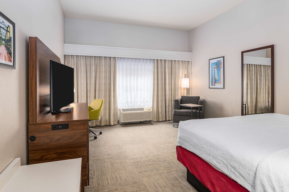 Hampton Inn & Suites Hartford Manchester - photo 9