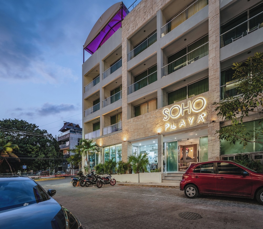 Front of property - evening/night