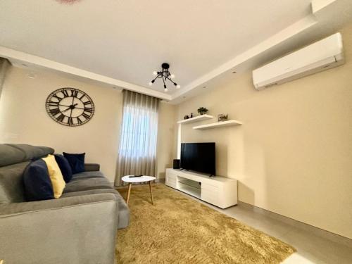 Stylish 2 Bedroom Apartment In Gzira — 4-Star Luxury Hotel in Gzira, Malta