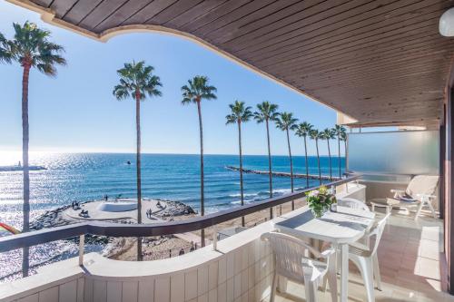 Apartment Facing the Sea and Marina — 4-Star Luxury Hotel in Marbella, Spain
