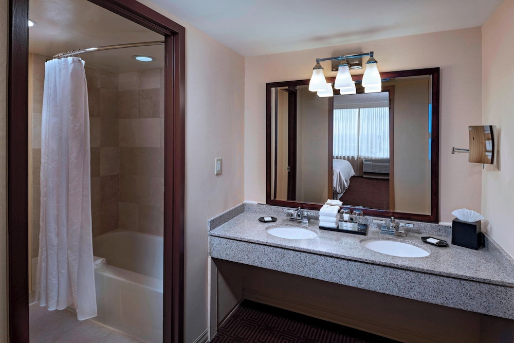 Sheraton Pentagon City Hotel - photo 24