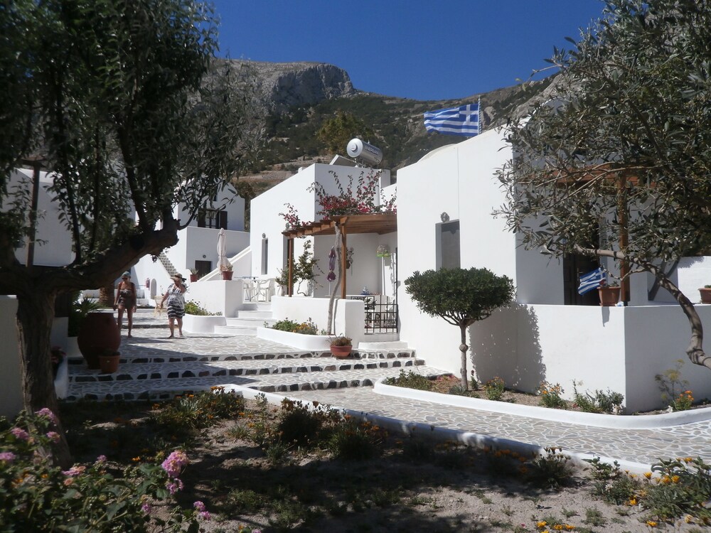Villa Ostria — 4-Star Luxury Hotel in Agia Paraskevi, Greece