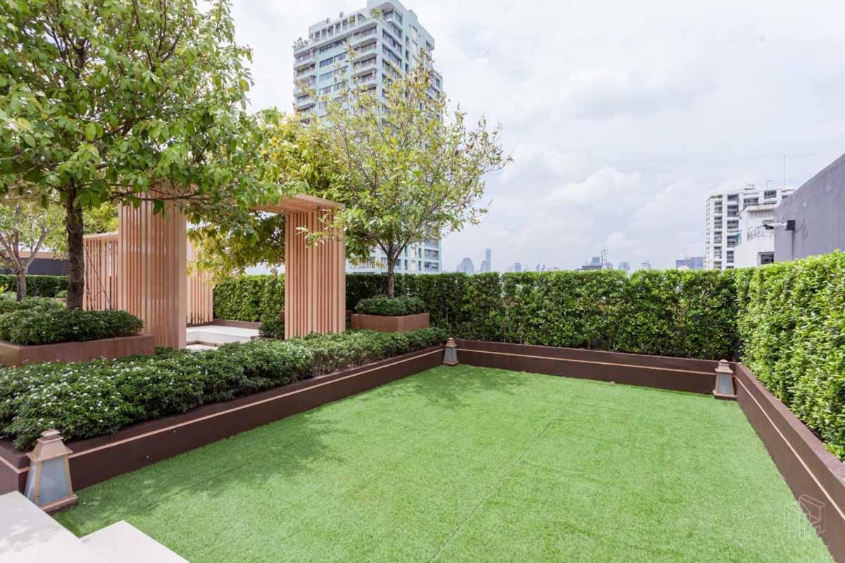 CBD Asoke Nana Ploenchit 2 mins to Terminal 21