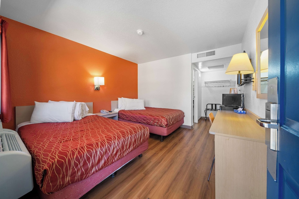 Motel 6 Big Bear Lake CA - photo 11