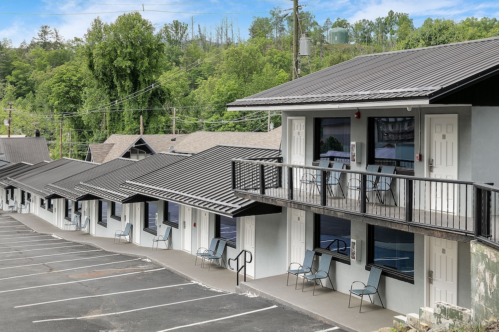Gatlinburg Mountain Inn - photo 26