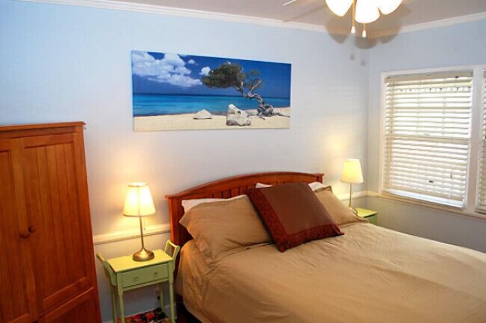 Hollywood Hills Suites - photo 10