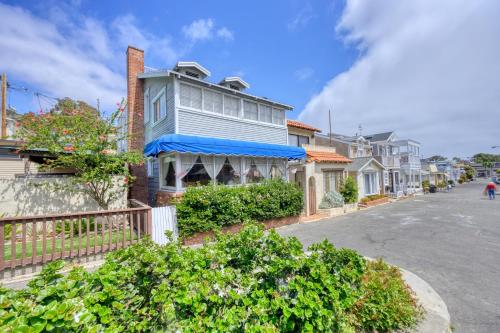 353E 353 Eucalyptus in Avalon, United States