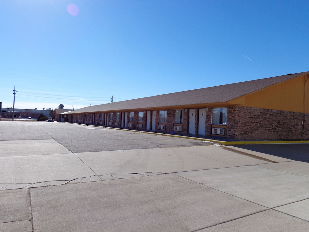 National 9 Inn Garden City - photo 16