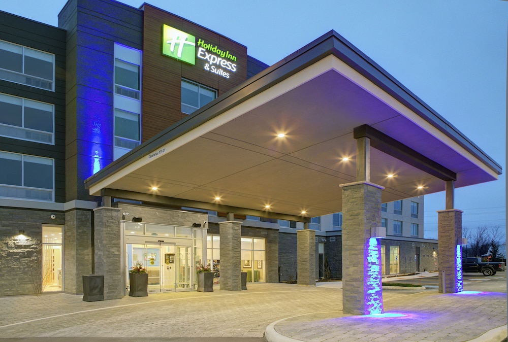 Holiday Inn Express & Suites Collingwood by IHG in Collingwood, Canada