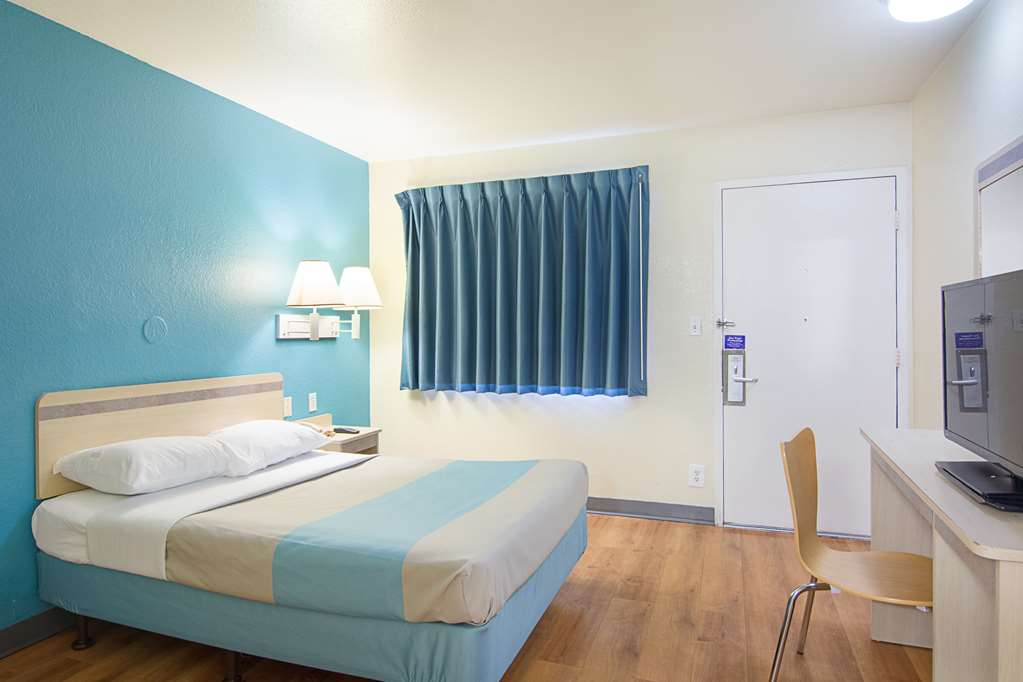 Motel 6 Fredericksburg VA North - photo 12
