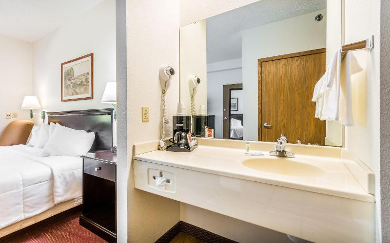 Wamego Inn and Suites - photo 16