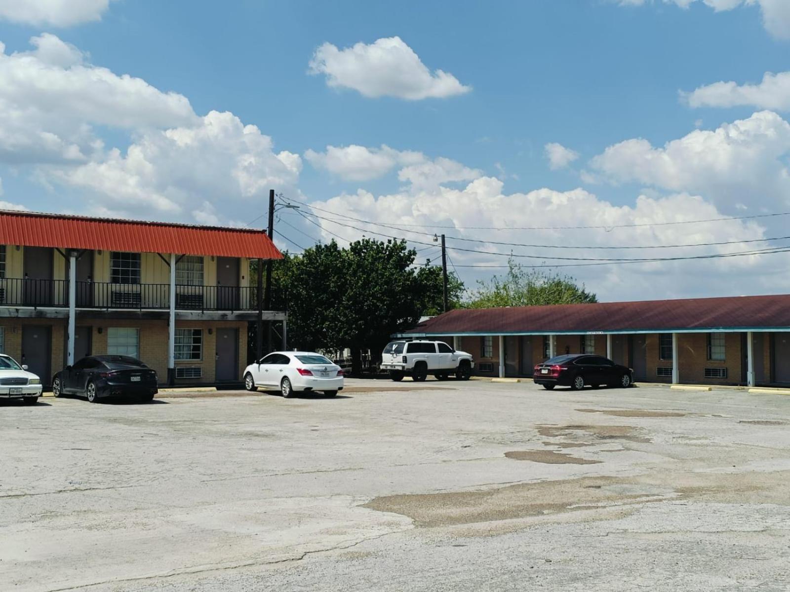 Woodfield Inn & Suites Hotel O Yoakum TX 111 - photo 8