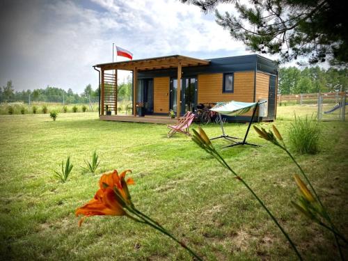 Cisy Resort idealny dla gości ze zwięrzętami ogrodzony teren na wyłączność 150 m od jeziora pet-friendly hotel Prostki