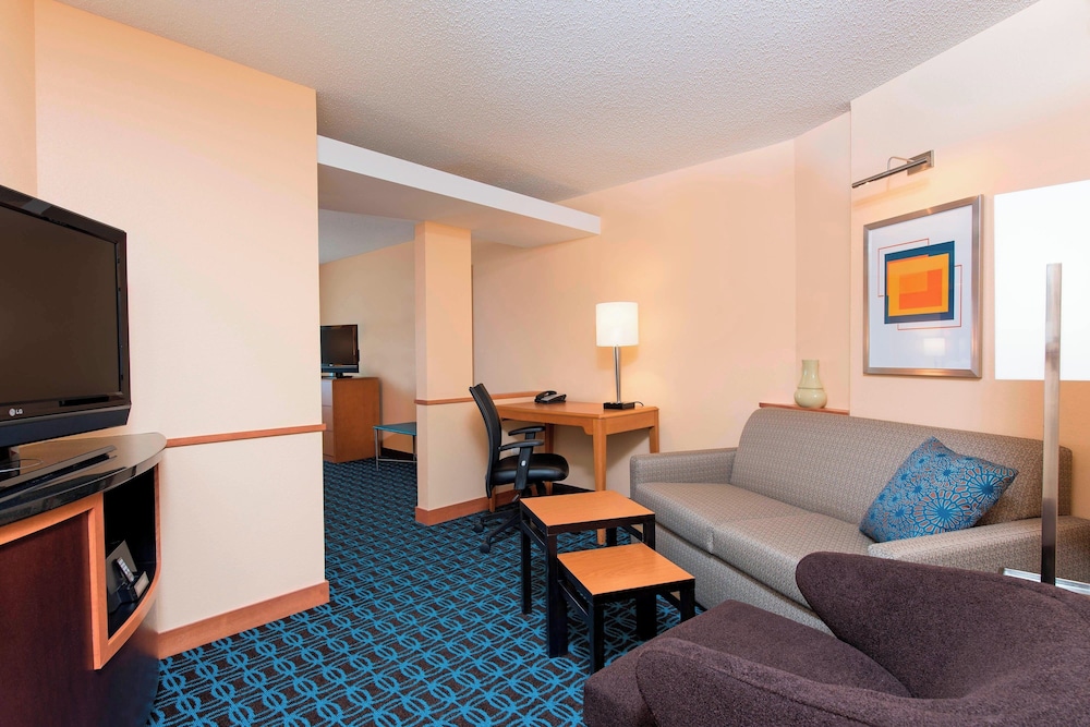Fairfield Inn & Suites by Marriott Omaha Downtown - photo 12