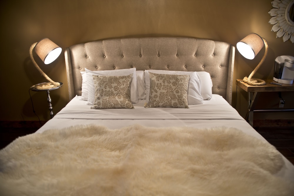 Maxwell Mansion - carbon neutral hotel in Lake Geneva