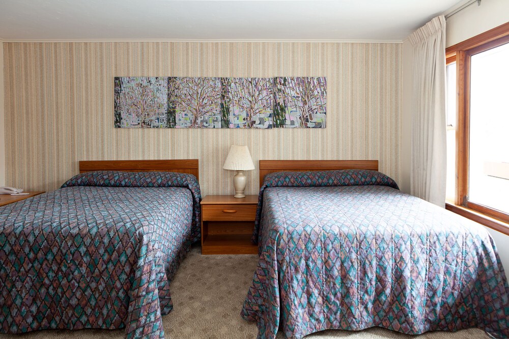 Town & Country Motor Inn - photo 13