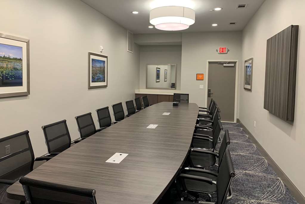 La Quinta Inn & Suites by Wyndham Tifton - photo 34