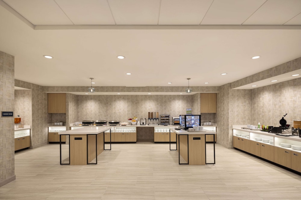 Home2 Suites By Hilton Clovis - photo 18