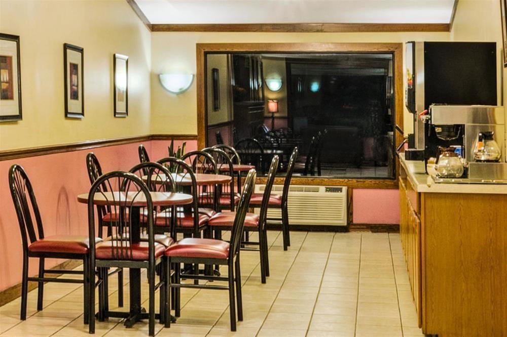 Knights Inn Pittsburgh Bridgeville - photo 10