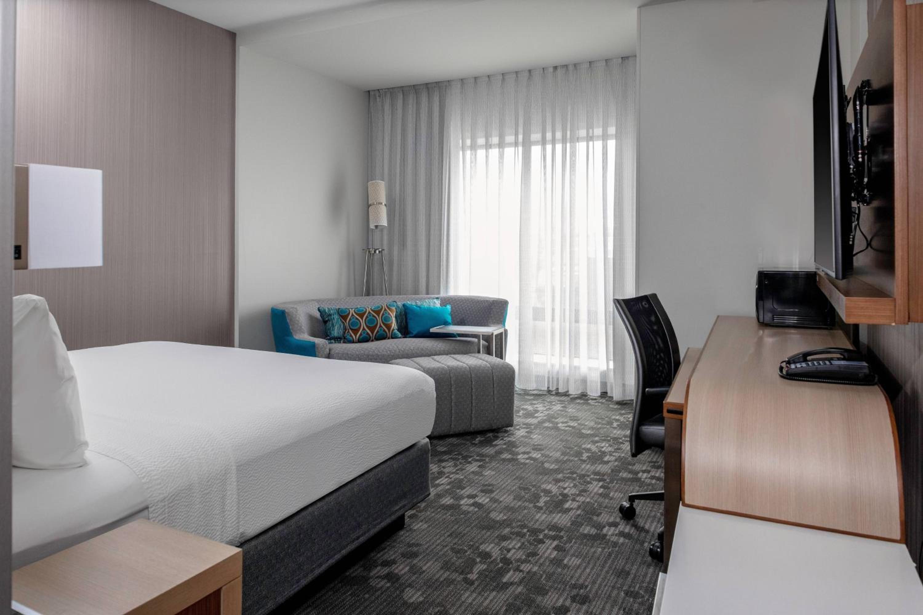 Courtyard by Marriott East Lansing Okemos - photo 13