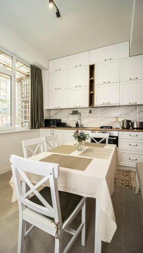 Elegant 1BR Vake Apt for 3 By Wehost