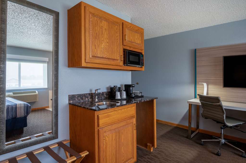 AmericInn by Wyndham Eau Claire - photo 34