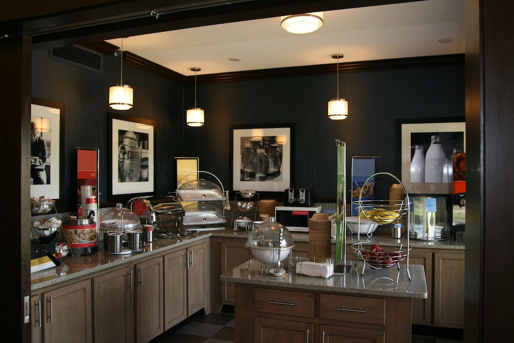 Hampton Inn Dyersburg - photo 32