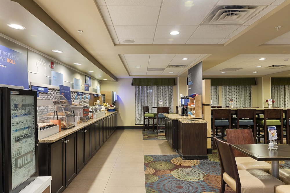 Holiday Inn Express Bloomington West by IHG - photo 26