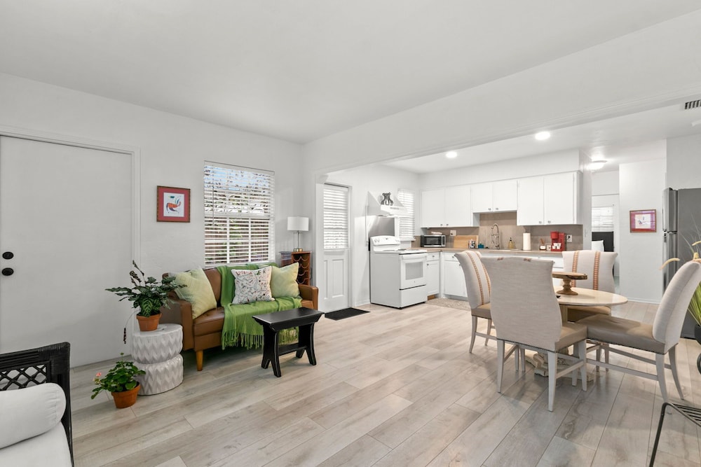NEW Bayside Escape Cozy Hideaway Near Bayshore Beautiful — 4-Star Luxury Hotel in Tampa, United States