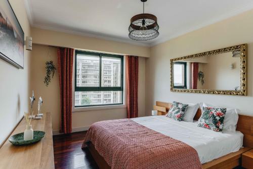 Spacious 1BR with Parking in Quiet Area — 4-Star Luxury Hotel in Vila Nova De Gaia, Portugal