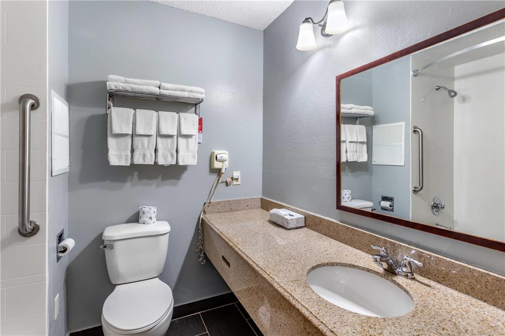 Econo Lodge Inn & Suites Old Saybrook Westbrook - photo 22