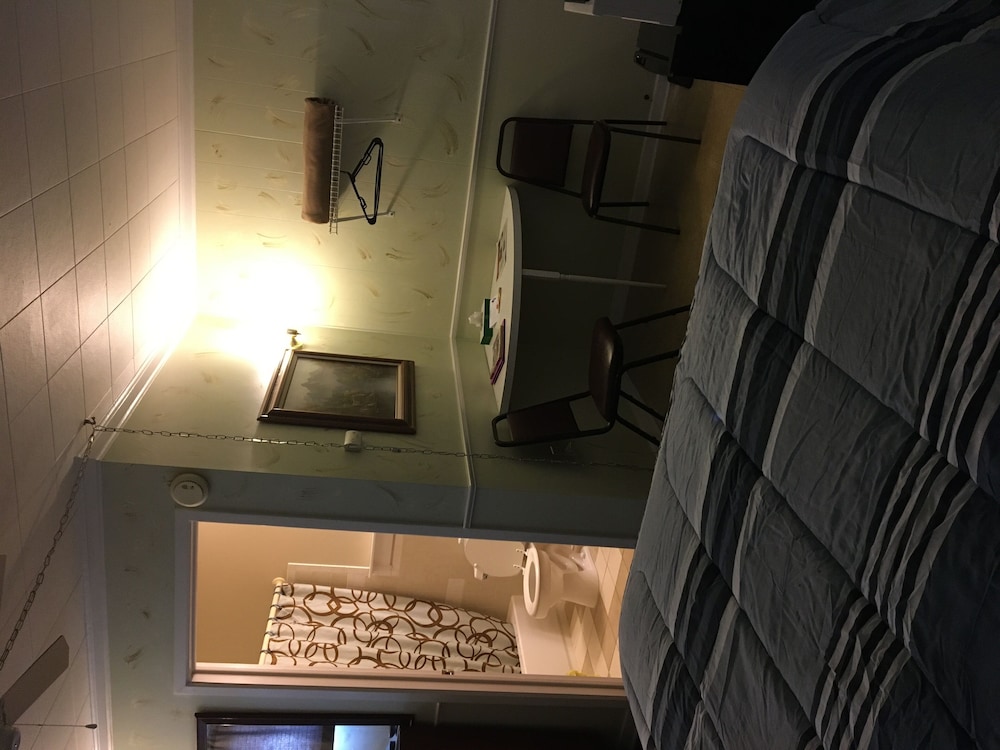 Harbor Beach Inn - photo 12