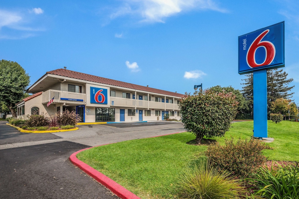 Super 8 by Wyndham Petaluma - photo 27