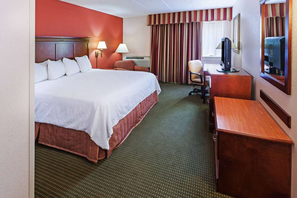 AmericInn by Wyndham Omaha - photo 9