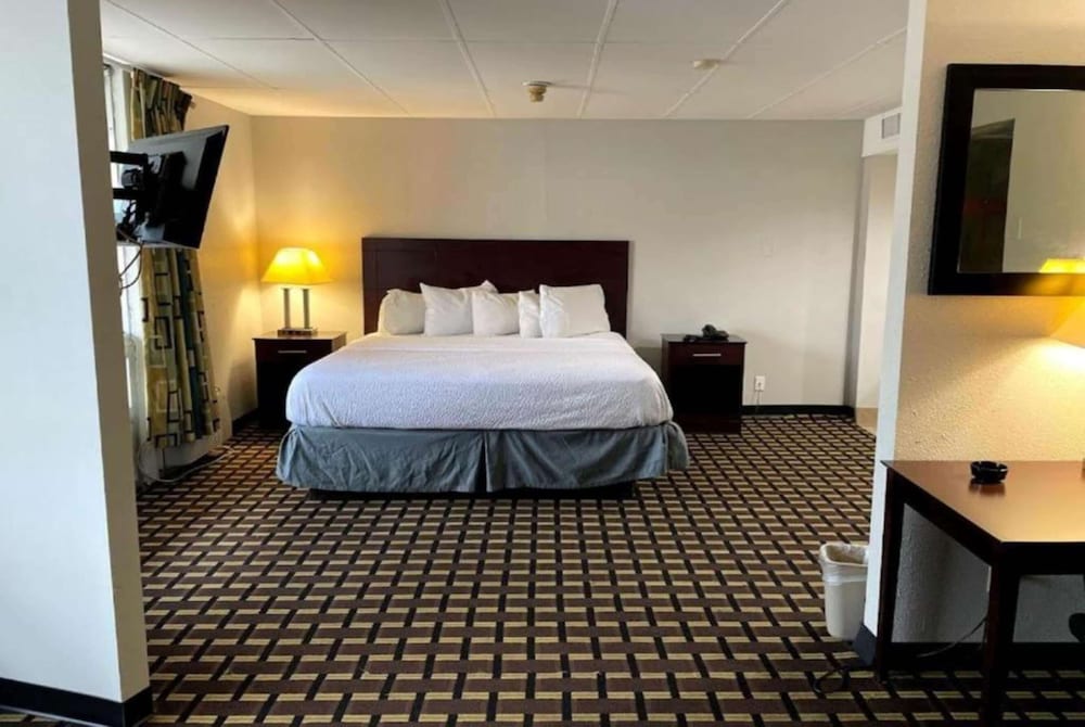 Days Inn by Wyndham Fort Wright Cincinnati Area - photo 23