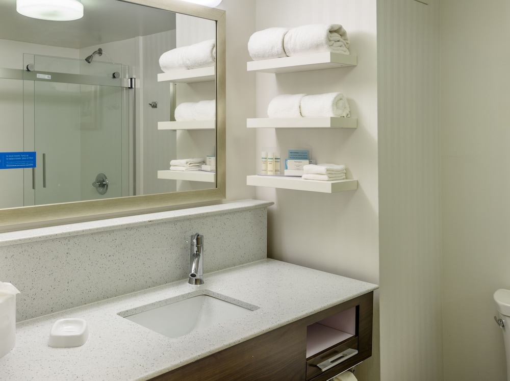 Hampton Inn & Suites Jackson Coliseum - photo 28