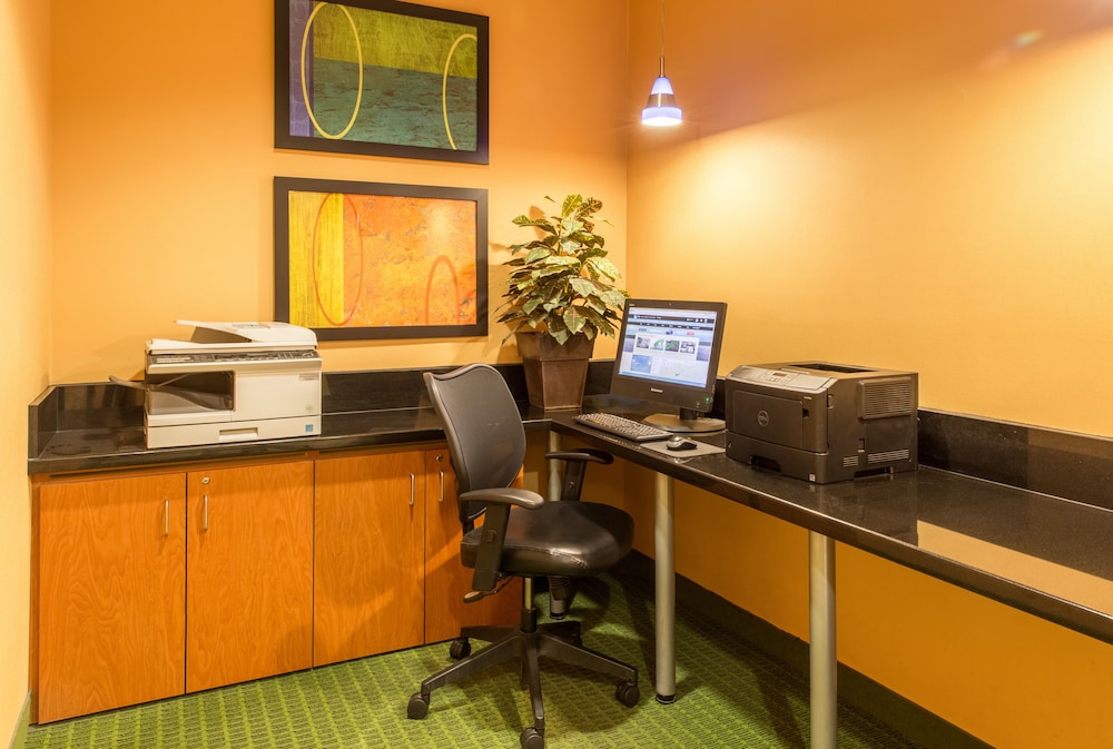 Fairfield Inn & Suites Fargo - photo 23