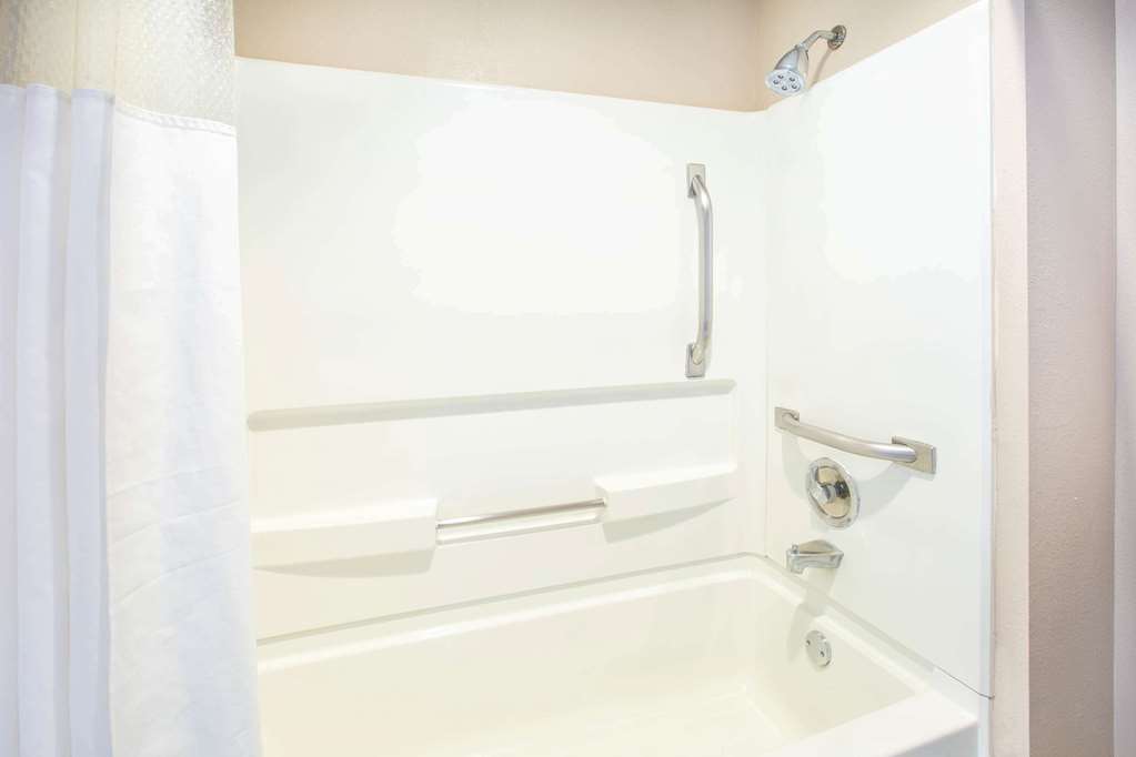 Baymont by Wyndham Plano - photo 11