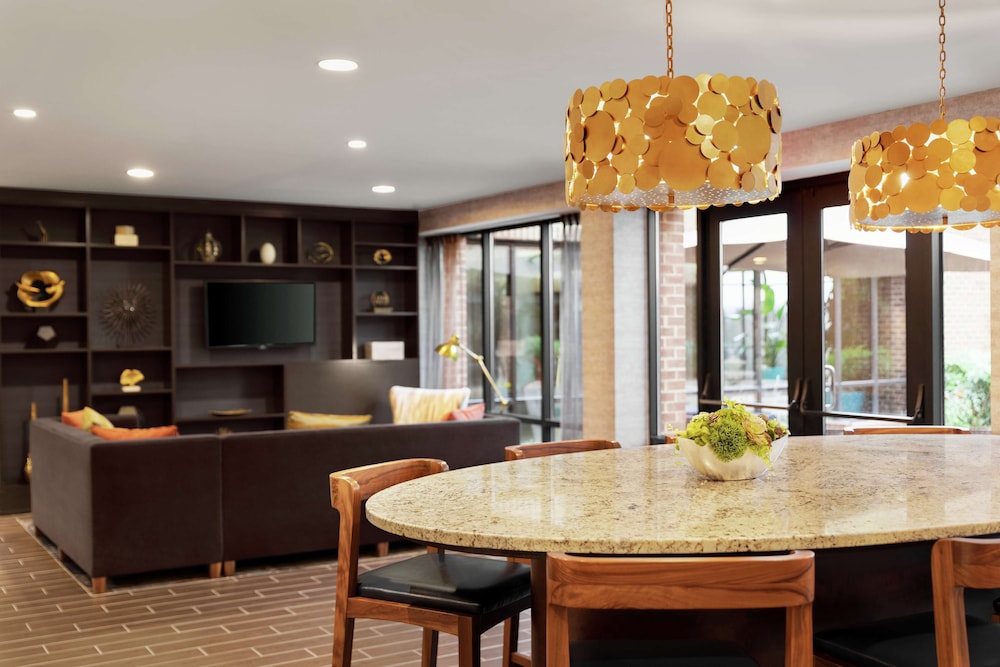 Doubletree by Hilton McLean Tysons - photo 6